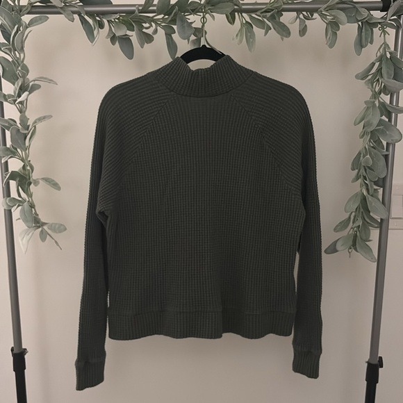 The North Face Sweater - Picture 5 of 5